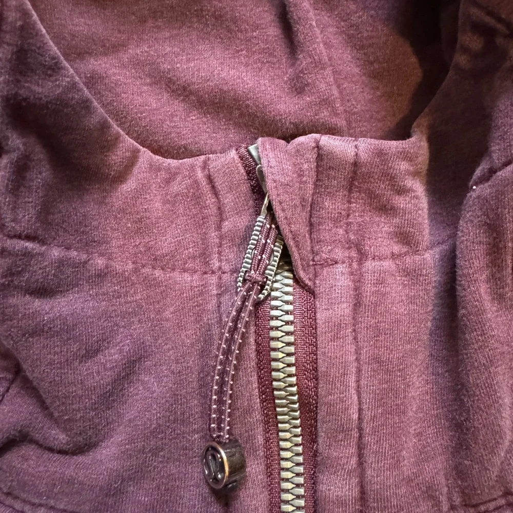 Lululemon Scuba Hoodie, size 8 - Picture 4 of 5
